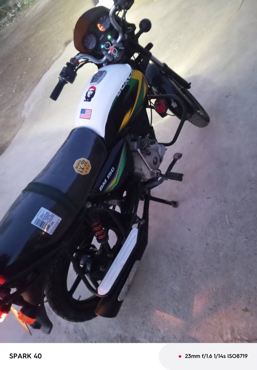 السلام عليكم بوكسر موديل21سعر800وبي نجال دراجه نضيفه وحلو مكان ديالى بعقوبه مفرك  مكلف بنشر هذا رقم صاحبه ليحب يشتري يتصل ع صاحبه ***********
