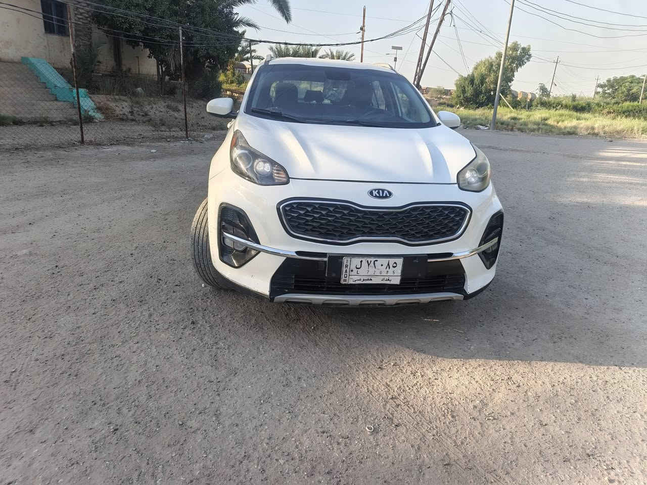 سبورتج 2020 وارد أمريكي صورة الحادث مرفق بالمنشور مواصفات AWD محرك 2400 رادار تحكم ستيرن مثبت سرعه حساسات اماميه وخلفيه المواصفات معروفه بهاي الفئه 
ومراوس حسب القناعه 
السعر 165 وبيه مجال 
للتواصل واتساب ***********
 مكان السياره بغداد الشعله
