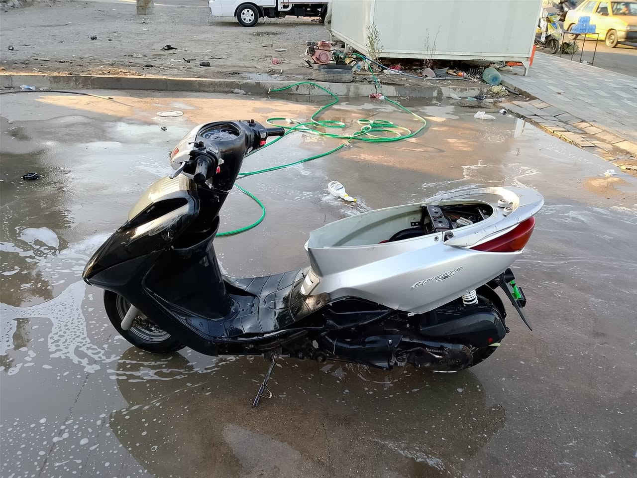 سلام عليكم بريز للبيع هندر واحد تشتغل كابريتر بلادي تايرات جدد مستعجل عل بيع سعر 225 مكاني شارع فلسطين للاستفسار ***********
