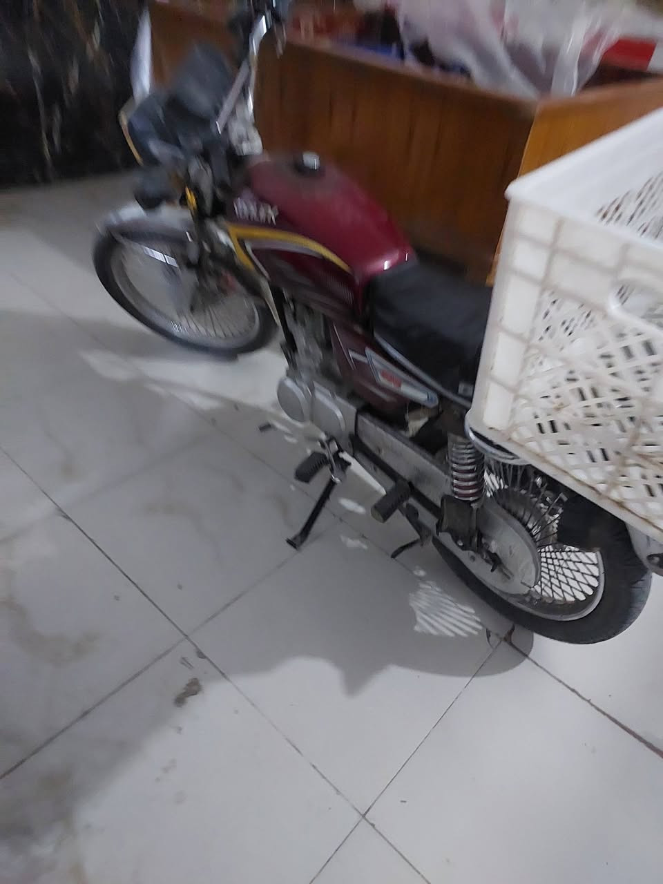 سلام عليكم تايكر البيع موديل ٢٤نضيفه كلش سعره ٤٥٠ بيها مجال ***********
