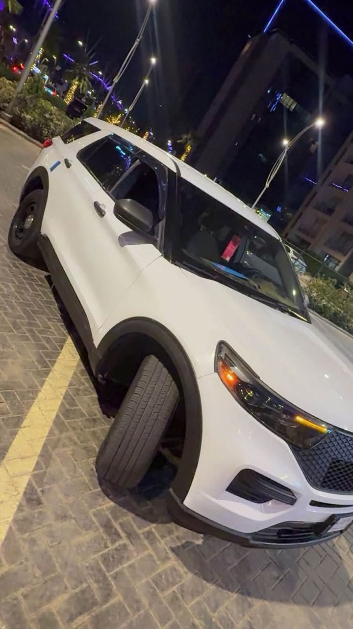 فورت اكس بلور
موديل ٢٢
ماشي ٢٧ الف
محرك ٦ سلندر تيربو
السياره بوليسيه 
حادثه صفحه كامله 
السياره تترقم جميع المحافضات 
السياره بعده ع حطته مال  امريكه
السعر:١١٠$

الاتصال *********** شريحه واتساب متوفر
