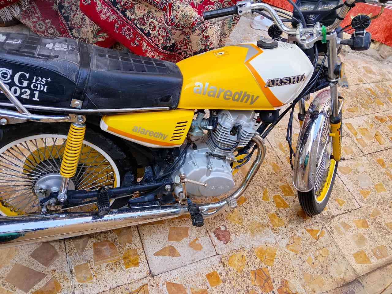 دراجه اربعه كير ارشه موديل 21 طالعه ب 23
دراجه اوارق اصولي وكيله العارضي دراجه ما متعوبه مكينه نضيفه 900 وبيه مجال 
موجود واتساب ***********
