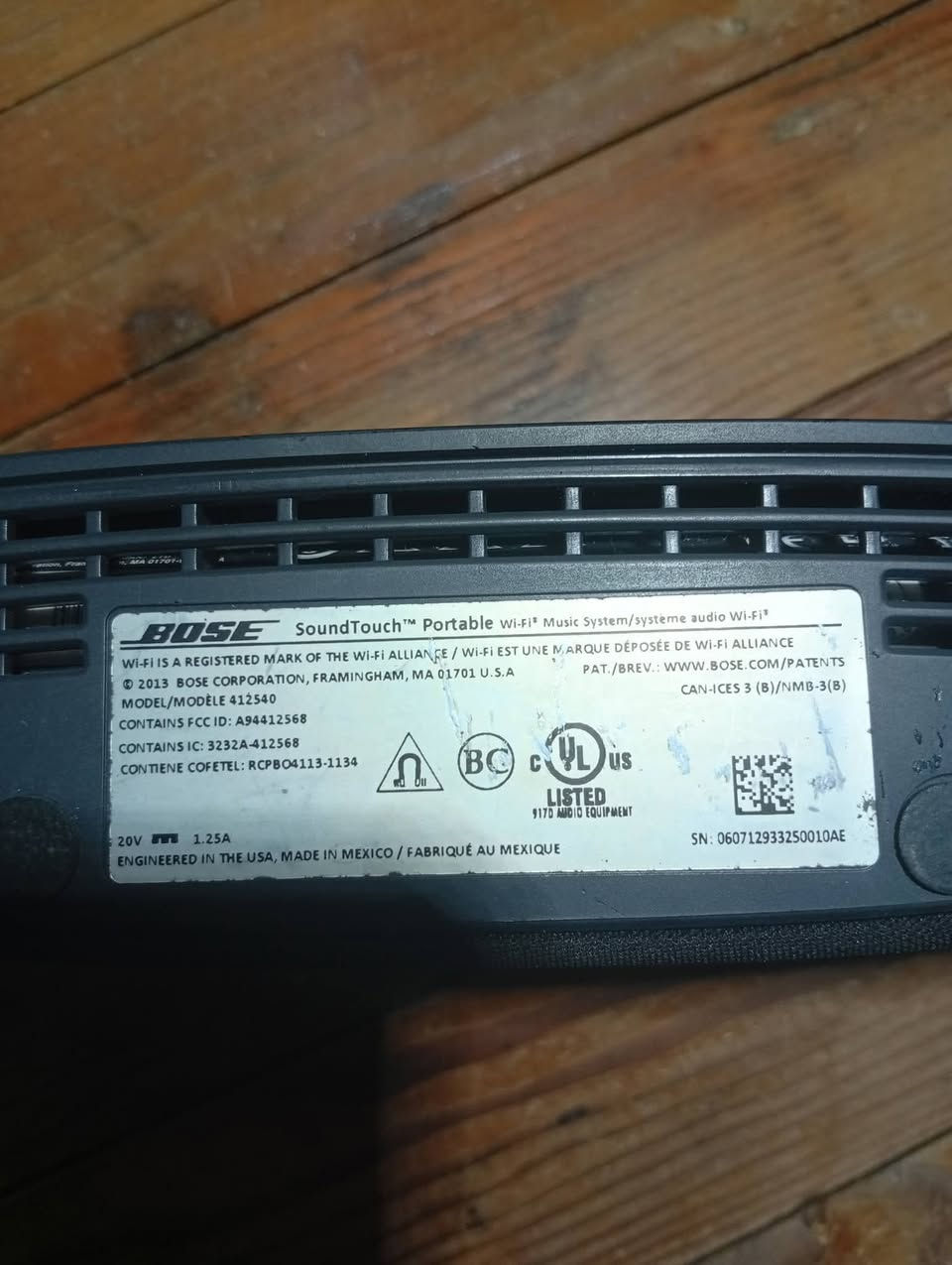 مكبر صوت Bose SoundTouch
يدعم الاتصال عبر الواي فاي (Wi-Fi) والبلوتوث، مما يتيح بث الموسيقى من خدمات مختلفة

يحتوي على ستة أزرار إعدادات
يمكن التحكم في الجهاز بالكامل عبر تطبيق Bose SoundTouch المتوفر على الهواتف 
 كلشي موضح أمامكم السعر 85 الف سعر نهائي


**إذا كنت صاحب هذا الإعلان وتريد حذفه لأي سبب، رجاءا أرسل رسالة إلى الدعم الفني**