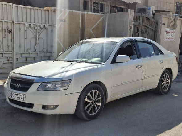 السلام عليكم للبيع او المراوس سوناتا موديل ٢٠٠٨
وارد امريكي محرك ٢٤٠٠ اربعه سلندرفول مواصفات 
فتحه 
كشنات جلد+كهرباء
تحكم استيرن 
صدر امامي خلفي جديد تخم تاير جديد ارقام وهزه جديده حادثها جاملغ امامي ايمن وبنيد بدون دواخل السعر ٨٨ وبيها مجال بسيط 
مكاني الدوره ابو دشير 
رقم الهاتف *********** بغداد
