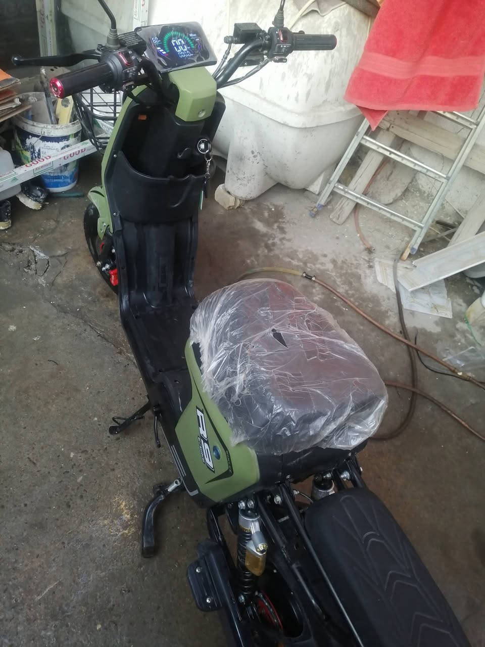 دراجة شحن R9
اخت الجديدة ماخذهة قبل 3 اشهر ماشية 94 كيلو بس
فول مواصفات
نظام حماية ضد السرقة
تشتغل عالبصمة
سويتچ احتياط
ريموت تشغيل وقفل عن بعد
4 سرعات
نظام رجوع خلفي بگ
5 بطاريات وينلي الاصليات
شاحنة وينلي الاصلية مع ميزة تفصل عن الشحن من تفول
السعر 450


**إذا كنت صاحب هذا الإعلان وتريد حذفه لأي سبب، رجاءا أرسل رسالة إلى الدعم الفني**