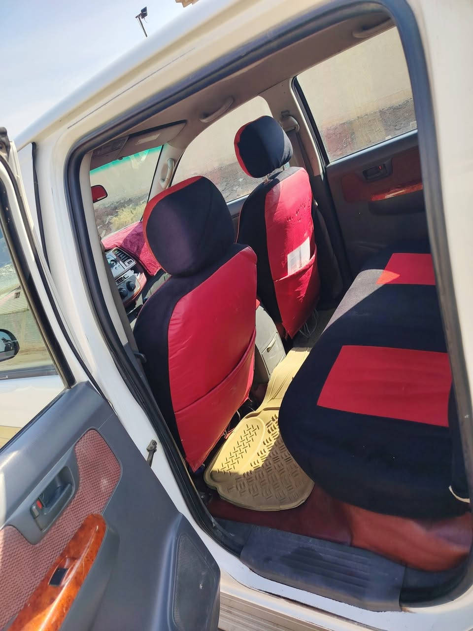 بيك أب هايلوكس  گاز موديل 2014 خليجي  بيهه مكانات صبغ ابيع حزام  مكينه جديده گير جديد حداديه جديد السعر  145 للاستفسار ***********
