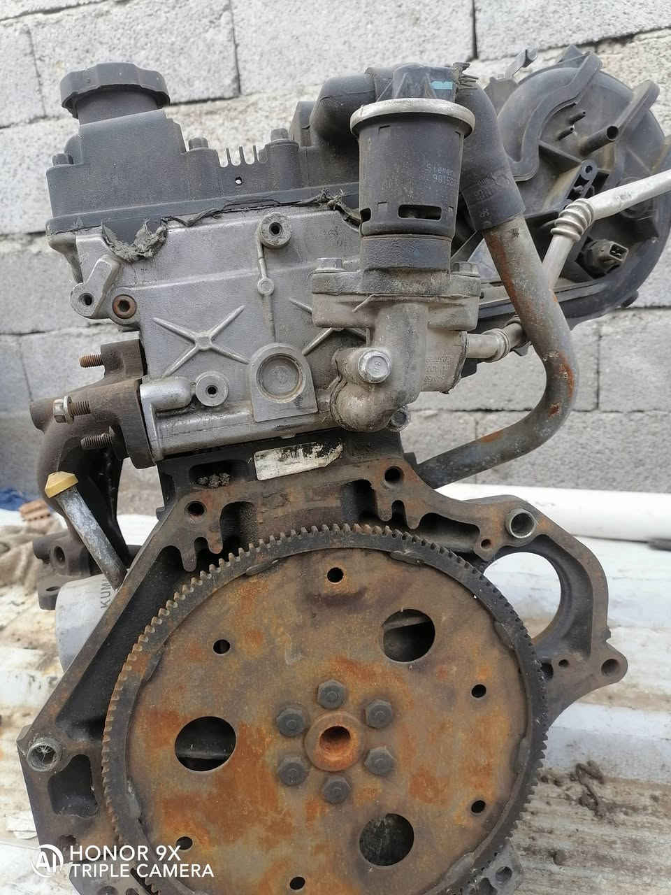 السلام عليكم محرك اوبترا 1500 شغاله السعر 100 بيها صوت بالكرام شفت للاتصال ***********
