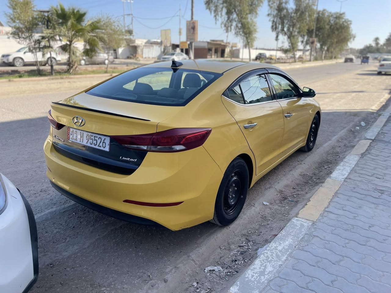 للبيع النترا  ..سياره شادلهه منضومه غاز.
وارد امريكي🇺🇸   حادثه جاملغ فقط بدون ايرباك  موديل. 2017  تخم تاير جديد
المواصفات:.   
1- بصمة تشغيل + ابواب
_. مكينه.   ٢٠٠٠.  دوش.  
_دشبول.  لونين.   
- انارة ترحيب بيدات الباب
- شاشة كبيرة خرائط
- كاميرا دوارة
- لايتات زنون بلادي
- كشنات جلد  + تدفئة بالكشن
- صندوق ذكي يفتح عند الاقتراب
- رادار جانب
- اشاير بالمري
 - لد امامي + لد خلفي
- مصفرة هيئة وغرامات
- رقم اللماني جديد
السيارة صفرة وصور الحادث مال امريكا موجوده اذا تريدهن
...رقم السياره بغداد حرف  ه‍.  
مداور شوكت يعجبك
السعر 137 وبيها مجال لليشتري
هاتف / ***********
