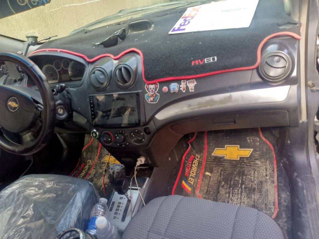 افيو امريكي الغرفه جدده كامل ارضيه وكشنات بصمه شاشه كامره دواره كهربائيات كلها شغاله سياره جاهزه باسمي تحويل ثاني يوم سعر ٤٥ متواجد فيس واتس اب ***********
