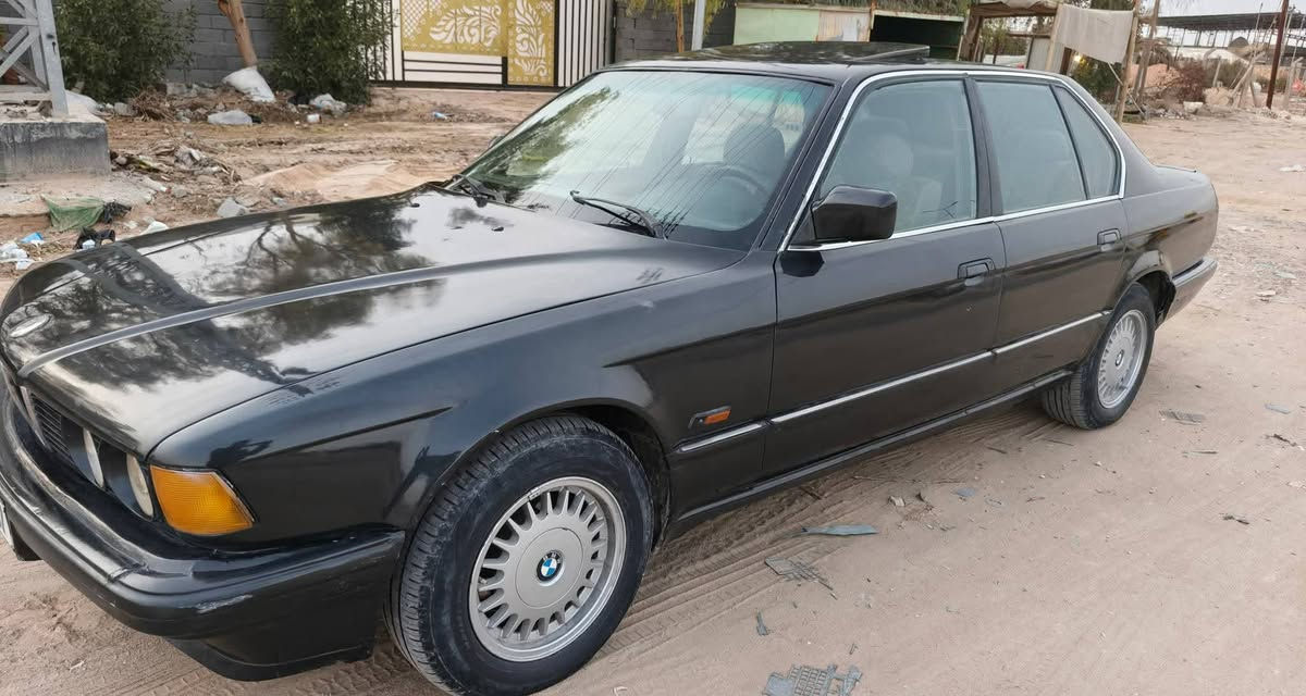 Bmw 730
مديل 92
كير ومكينه خير من الله حداديه تعبانه رقم بغداد دولي نهايه ال2029
راعيه يريد مداور اواجهك ويه راعيه السعر 40 مال بيع 
اتصال ***********
