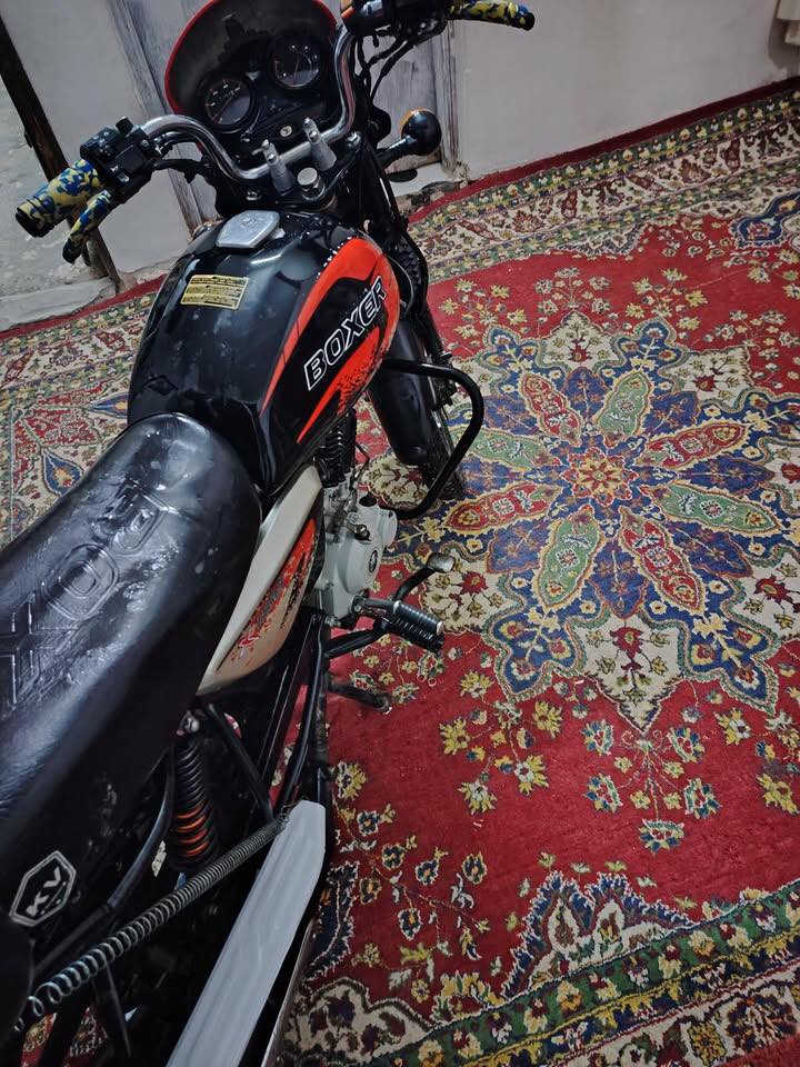 سلام عليكم دراجه بوكسر للبيع مرقم نكليزي بغداد تحويل ثاني يوم مديل 20 نضافه فول بيها خيط تبخير من تحمه يروح تبخير ‏اتصل برقم***********
