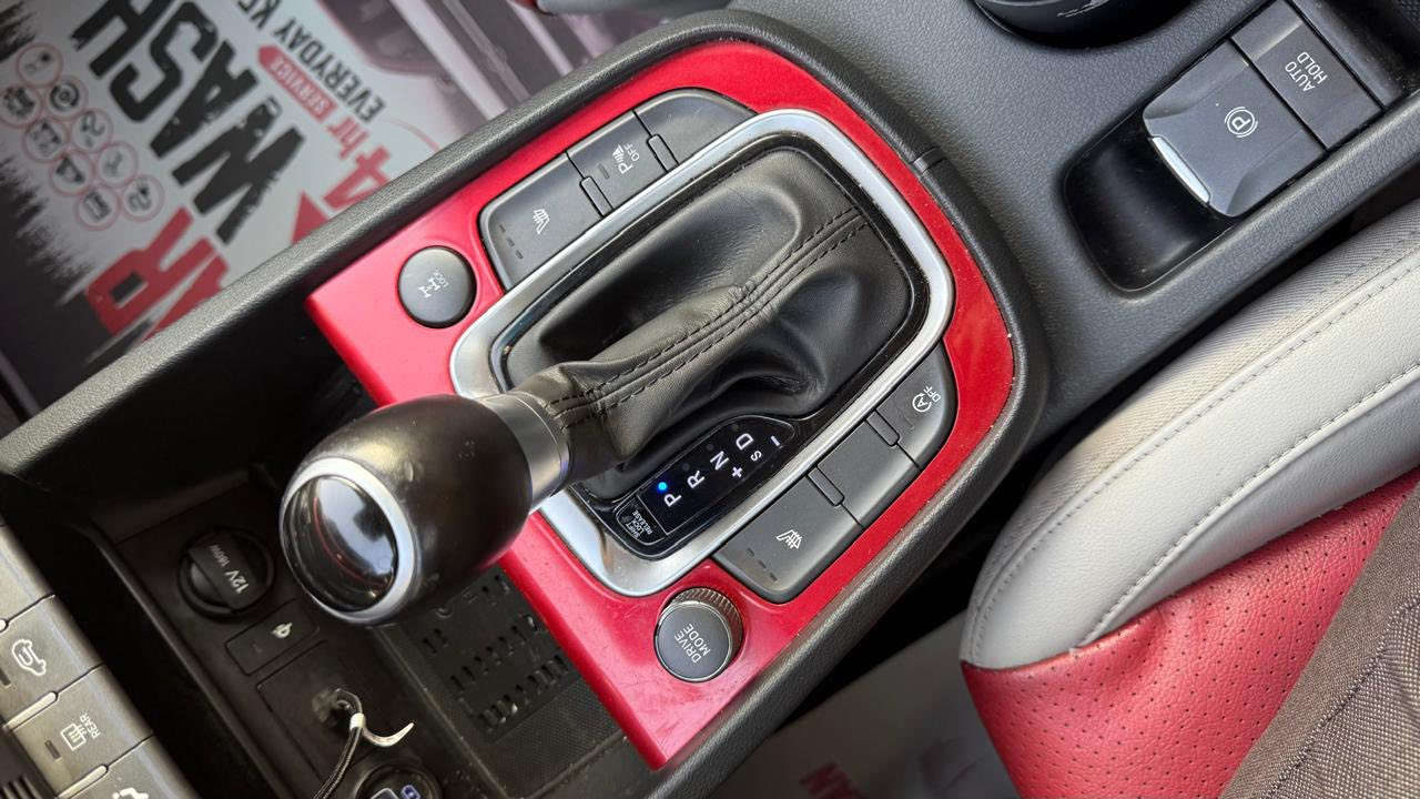 للبيع كونا 2022 وارد امريكي صور الحادث في الخاص
ماشيه90000 كم محرك 1600 تيربو 
فول مواصفات 
تو كلر
فور ويل Awd
4W
اشاير بالمري  ويل كب 17 
تحكمات ستيرن جهتين
 بصمه سويج بصمه ابواب
كرسي كهرباء
تدفئه كشنات 
شاشه كبيره لمس
شاحن وايرليس
انارة داخلية
لايتات زنون
انظمة قيادة 
مثبت سرعة 
اوتو هولد -اوتو ستوب- بريك ذاتي
سايد بريك كهرباء 
تحدد مسار 
رادار امامي- خلفي - جانبي 
نقطة عمياء
مكانها بغداد الحارثية
السياره رقمها بغداد
السعر 115  وبيها مجال
للاستفسار الاتصال ع رقم ***********
