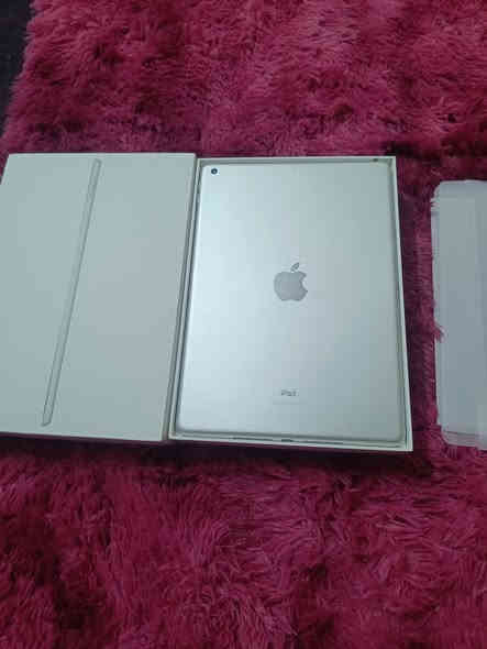 السلام عليكم ايباد9 الذاكره 64 الجهاز نظيف الله شاهد استخدام قليل السعر 300  مكاني بغداد جميله لثانيه واتساب*********** +مع ملحقات
