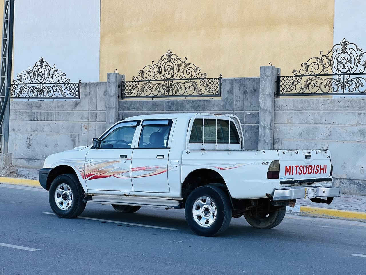 بيكم مستبوشي فورويل مديل 2006 سعر 58 وبيه مجال للاستفسار الاتصال ***********مكفوله كفاله عامه من صبغ وضربه وتبديل مواصفات  فورويل جام كهربائي مري كهربائي مكينه كاز  رقم بغداد سنويه لل 27 مشروع وطني مكينه وكير مكفولات حداديه جديدهه تخم تاير جديد تبريد سياره جديده وجاهزه وأي نقص مابيهه مكان سياره كربلاء
