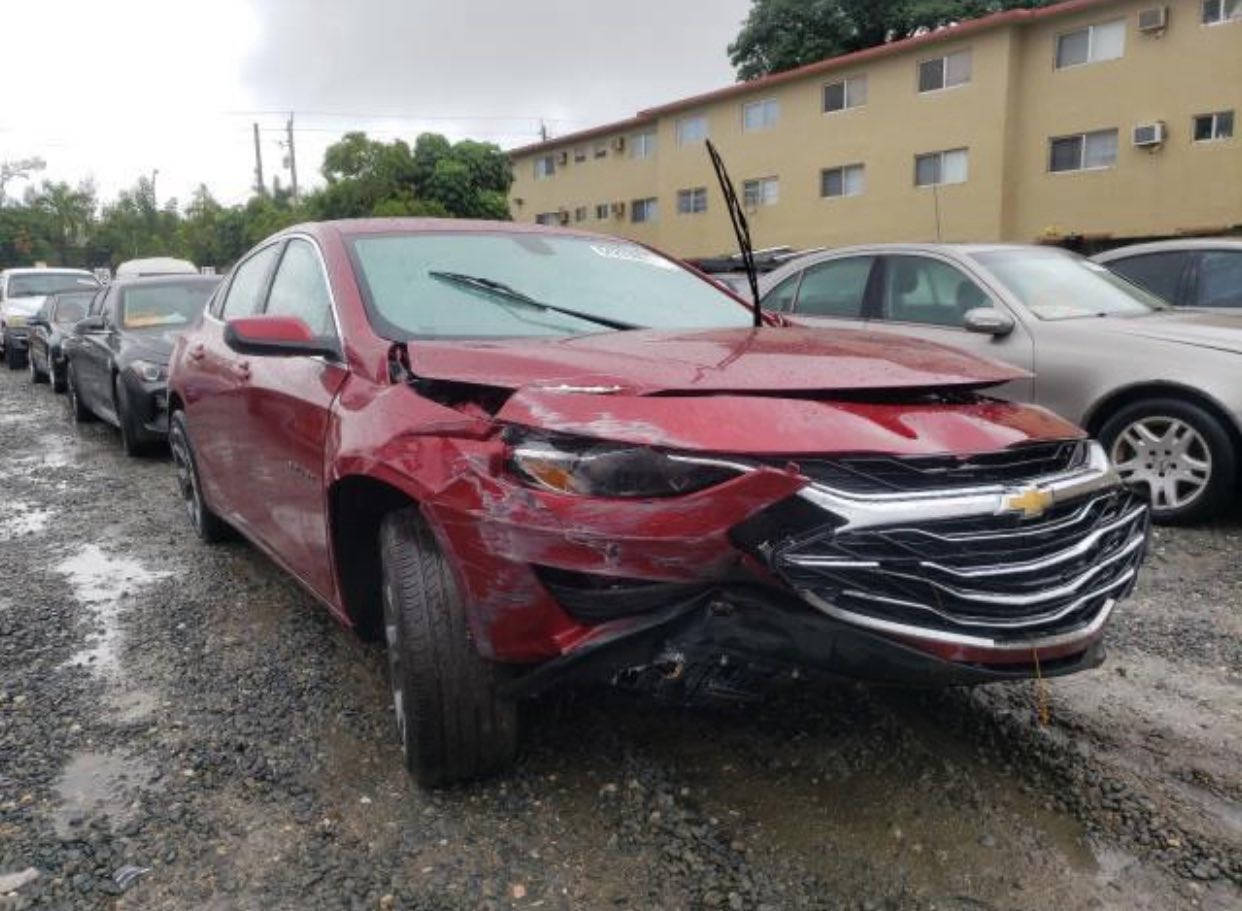 السلام عليكم

للبيع  
‏Chevrolet Malibu
موديل 2020 Lt وارد امريكي تبديل قطعة وحدة صور الحادث موجوده مع الصور مواصفات Lt معروفة تبريد قطعتين مناخ منفصل تدفئة بالكشنات بصمه تشغيل وبصمه ابواب + جنطه تشغيل عن بعد محرك 1500 تيربو محرك وكير وتبريد مكفولات بجم زنون مكان بصرة رقم وهزة جديدة بصرة حرة تحويل ثاني يوم   ملاحظة انا مكلف بالنشر هذا الرقم *********** صاحب السيارة للتواصل مع
