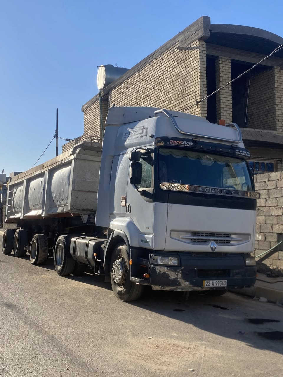 رينو للبيع موديل 2000 بم ونازل بلادي كير عادي سيارة جديدة تخم تاير قمارة مكفولة من الصبغ سنوية ساقط بشهر التاسع تحويل مباشر مربوطة عربانة فلات عربانة ما موجودة عليها عربانه قلاب عربانة أربع محاور عربانة ترهم مزون تراهم حرفش بدون تايرات وشد تايرات واطلع للشغل السعر 165 بيها مجال والاستفسار اتصل على الرقم ‎ ‎***********
***********
