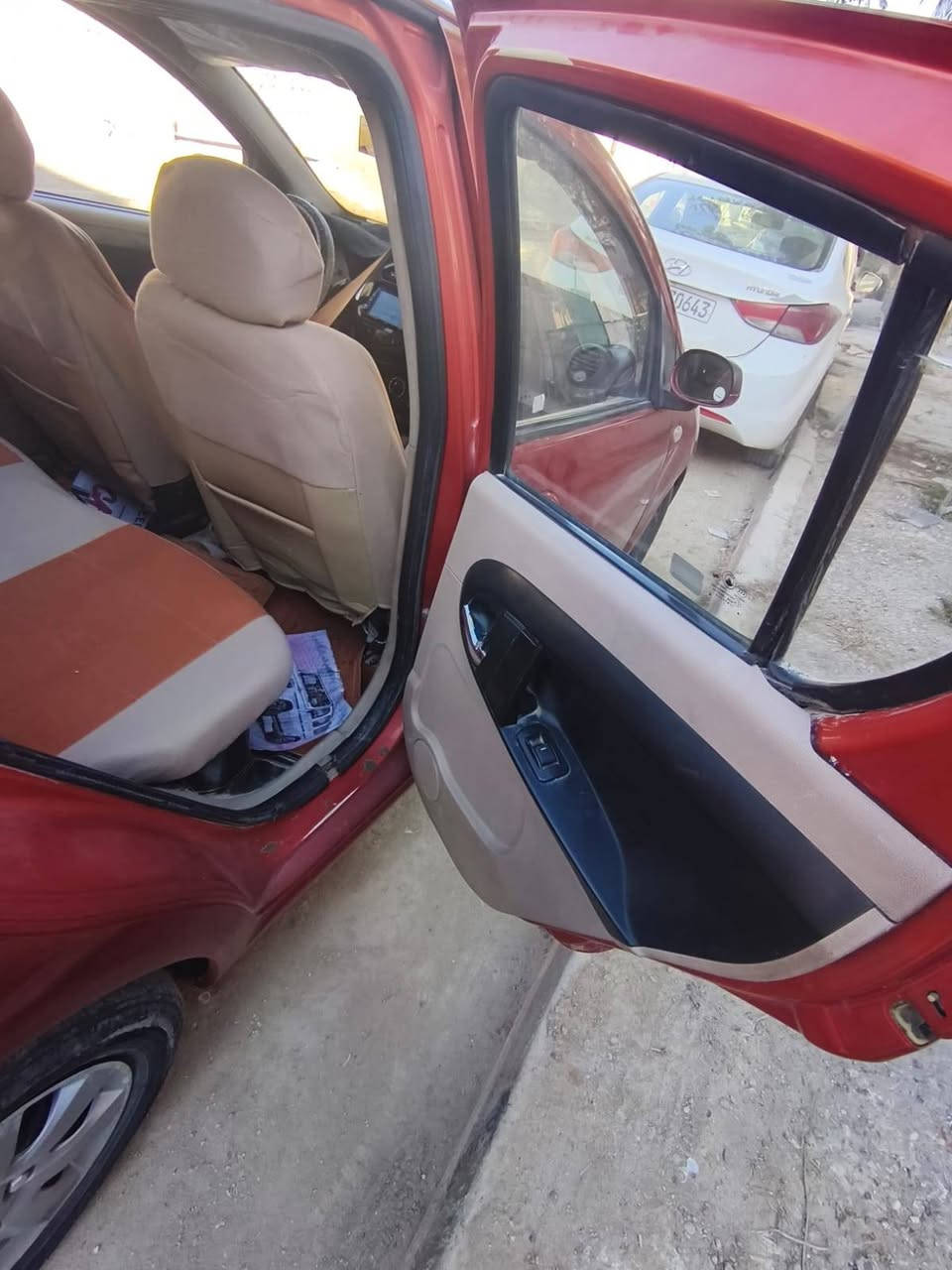 للبيع باندا موديل ٢٠١٣ رقم بغداد باسمي مصبوغه حزام كير مكينه صدر خير من الله السعر ٤٥ مكاني بغداد حي العامل الاتصل عله الرقم ***********
