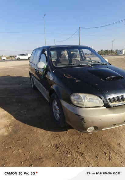 كيا كرنفال كاز موديل ٢٠٠٠ كير عادي سياره بلاديه لاضربه ولاصبغ بيه خياس بداير مكينه كير تمام تحويل مباشر سنويه جديده سعره   ٤٠ اوبيه مجال اتصال ***********
