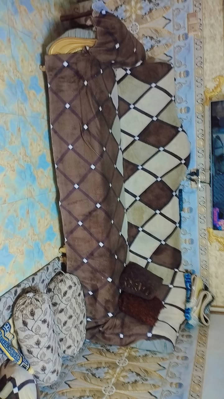 تخم قنفات 5 قطع شرط النظافه مبين كدام العين اي عيب مابيه
سعره 250 وبيه مجال قليل
مكاني الشهداء 2 
***********
