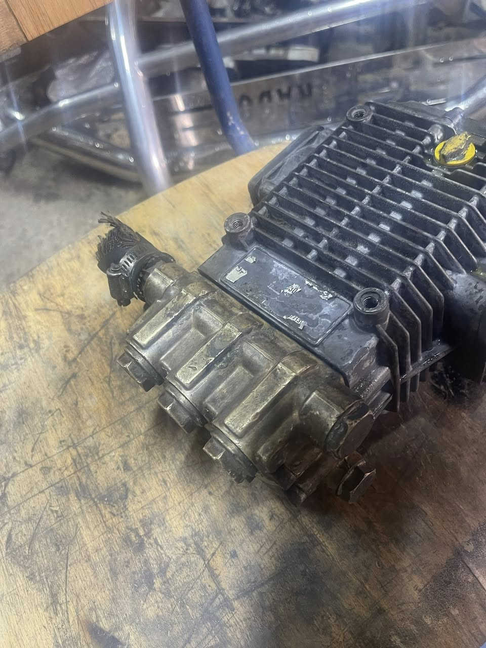 مضخه غسيل سيارات 250بار جديده يطاليه ‭***********
