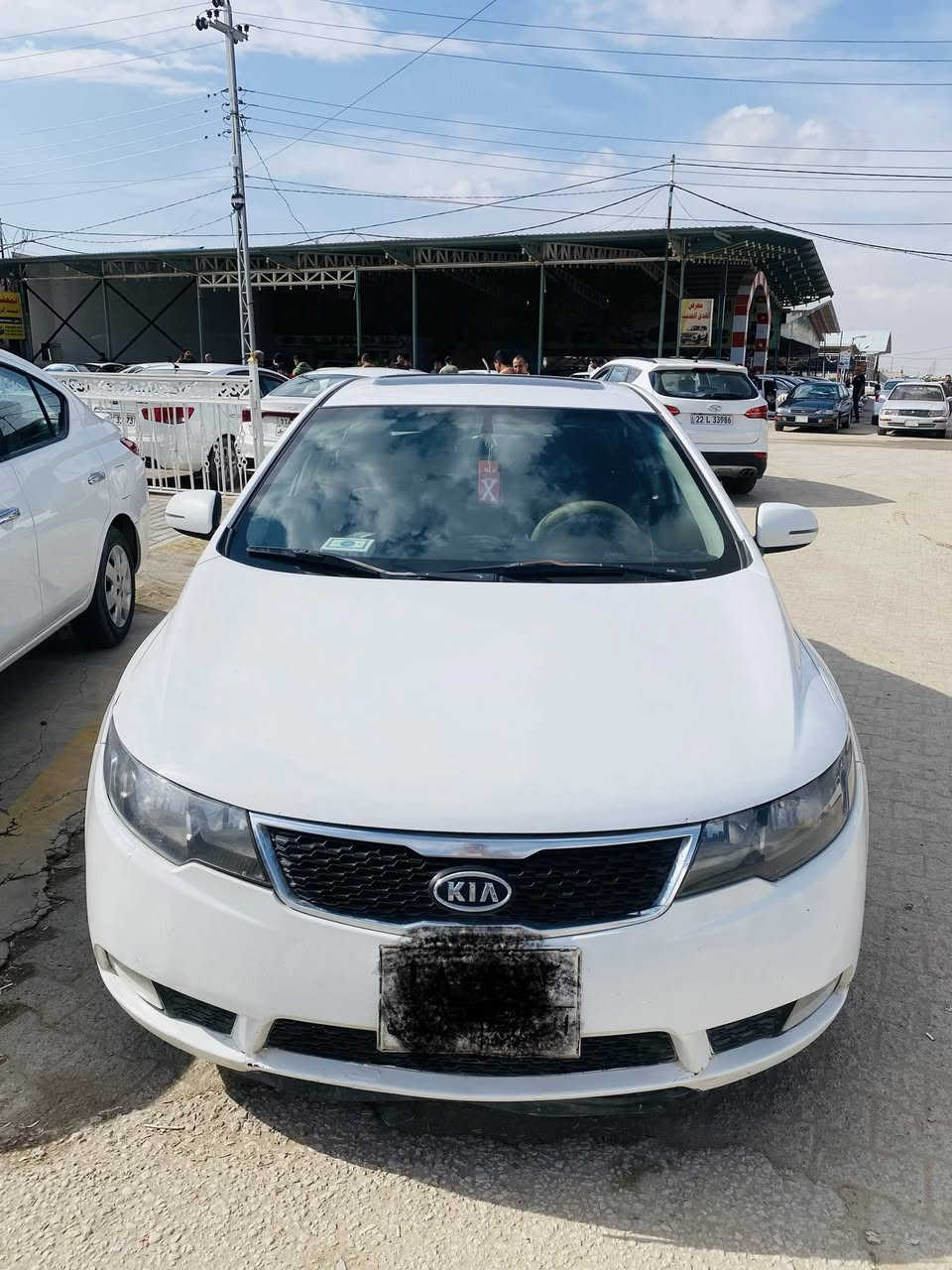 سيراتو موديل 2011خليجي رقم أربيل وكآله وتحويل مضمونه فول مواصفات فتحه فول تحكمات اشاير بلمري حسسات خمسه ويل عادي مكينه 1600دوش المرغوبه بحاله الوكاله ولاصوت ABS /UBS حاكيه بلوتوث داخل ماروني سياره جديده بمعنى الكلمه بيها قطعتين ونص صبغ بدون معجون رش فقط مكفوله من الضربه والتبديل والفتح والصبغ عدا المذكور سياره نصبتها حلوه وبلعافيه على الياخذها جاهزه على اخر حبايه كير ومكينه وتبريد وحداديه وتخم تاير مكفولات السعر 88 رقمي ***********
