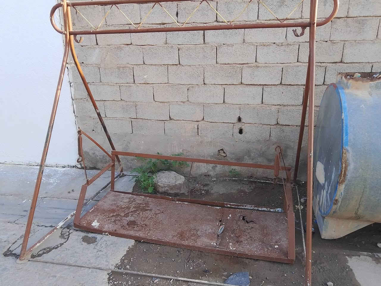 مرجوحة 5نفرات للبيع.  بحالة جيدة  رايده 90وبيه مجال للشراي هذا رقمي ***********
