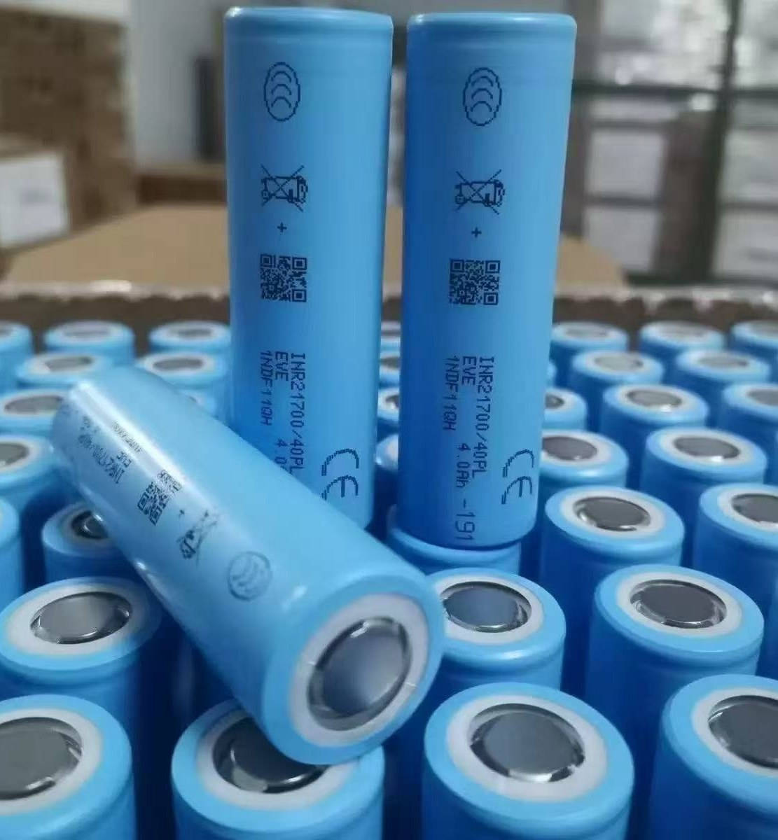 EVE INR21700/40PL 3.6V 4.0Ah Lithium batteries 4000mAh Lithium ion battery pack Max.discharge current(C)40A
Specification:
Model: EVE INR21700/40PL 3.6V 4000mah cell
Type:21700 36V lithium-ion rechargeable battery cell
Nominal Capacity:4000mAh
Cell Voltage:3.6V
Used for:Electric fan,Flashlight,Bluetooth speakers,Electric scooter,Energy storage power,radios,sweepers,rechargeable fans,Trolley speaker,LED desk lamps,LED headlights,Solar energy storage,Solar light,Powerful torch,Medical device,trolley speakers,Balance car,Twist car,Electric drill,Electric tool,Electric Vehicles,Laptop,Model airplane, vacuum cleaner,Skateboard,Electric bicycle,Power bank,Electric bike,Electric toy car,Solar street lights,Instrument equipment.etc.


**إذا كنت صاحب هذا الإعلان وتريد حذفه لأي سبب، رجاءا أرسل رسالة إلى الدعم الفني**