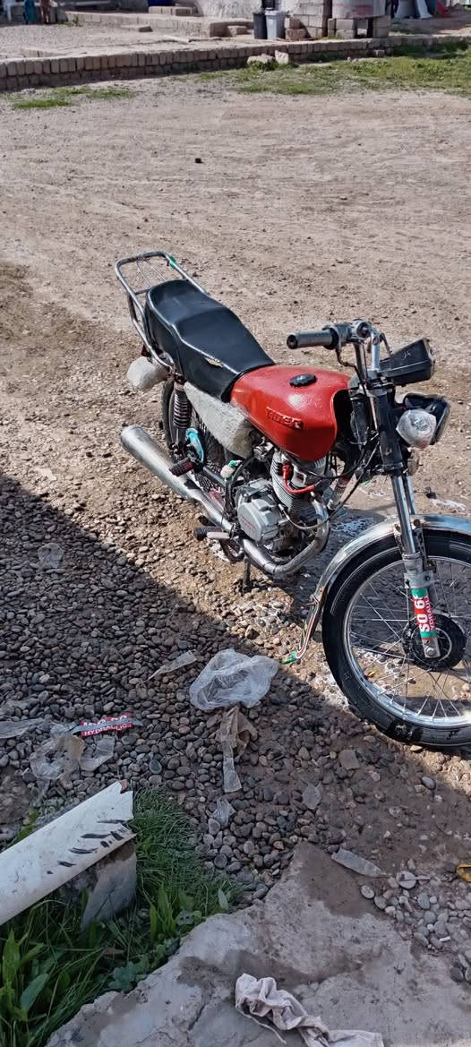 السلام عليكم مطار بارت باب اول موتور شادو عينه جديده عنوان ناحيه الشورى السعر 200  هذا رقمي 2018 ***********
