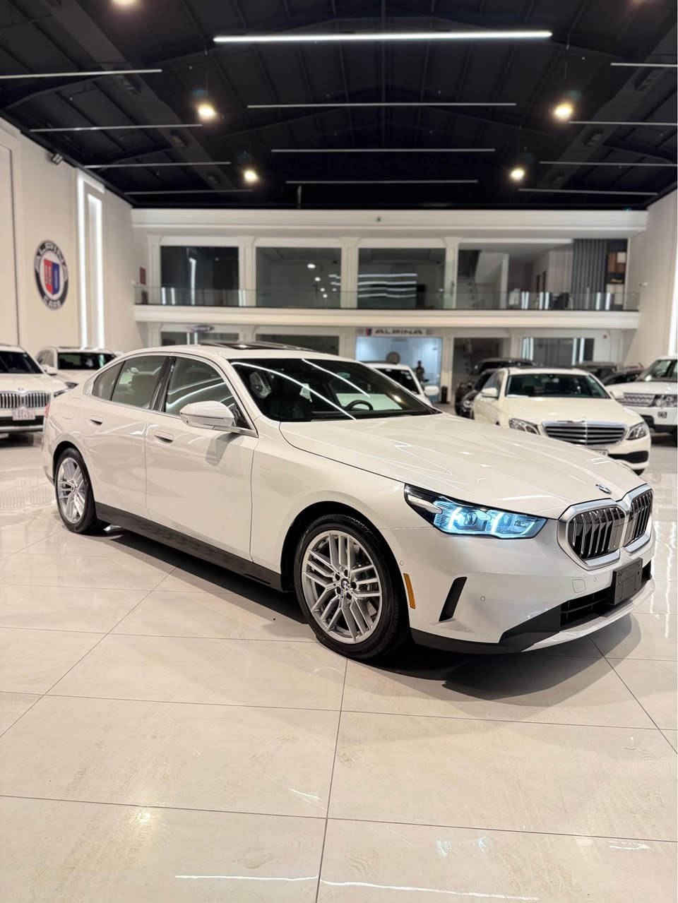 عربى/کوردی
بي ام دبليو
الفئة 5, 530i, 2024
عدد الأميال : 29,000 ميل
ضرر: كلين تايتل
سلندر: 4 سلندر
محرک: 2.0
السعر / 44,500$ 

الكاميرا الخلفية - سقف سلايد - صندوق كهربائي  - التحكم على المنحدرات - كاميرا 360 - تدفئة المقاعد - فتحة السقف - بصمة - شاشة - مراقبة النقطة العمياء - نظام بدء التشغيل - نظام فرملة الطوارئ - 8 وسادة هوائية - المصابيح الأمامية ليد - مصابيح الليزر الأمامية - عرض المعلومات على الزجاج الامامي - تدفئة مقود القيادة - لوحة قيادة رقمية - إنارة محيطية - أبل كاربلاي - مقاعد تدليك - التشغيل عن بعد - xDrive - شاحن لاسلكي - ركن السيارة بالتحكم عن بعد - المصابيح الأمامية التكيفية
لمزيد من المعلومات الرجاء الضغط على هذا الرابط 

***
بی ئێم دەبڵیو
سیریەس 5, 530i, 2024
ماوەی ڕۆیشتن : 29,000 ميل
بۆیاغ: کلین تایتڵ
پستۆن: 4 پستۆن
بزوێنەر: 2.0
 نرخ / 44,500$ 

کامێرای دواوە - سلايد - سندوقی کارەبایی - ڕاگری نشێوی - کامێرا 360 - گەرمکەرەوەی کوشن - سلاید - بەسمە - شاشە - ئاوێنەی ڕادار - سستەمی کوژانەوەی ترافیک لایت - یاریدەدەری برێک لە کاتی فریاکەوتن - 8 پەرەشووت - لایتی پێشەوەی لید - لایتی پێشەوەی لیزەر - داتاشۆ - سوکان هیتەر - شاشەی داشبۆرد - ڕووناکی دەوروبەری ژورەوە - ئەپڵ کارپلەی - کورسی مەساج - شەغال - xDrive - بارگاویکەرەوەی بێتەل - پارکردنی ئۆتۆمبێل بە کۆنترۆڵ - لایتی پێشەوەی خۆگونجێن
بۆ زانیاری زیاتر تکایە کلیک لەم بەستەرە بکە  : أربيل, العراق


**إذا كنت صاحب هذا الإعلان وتريد حذفه لأي سبب، رجاءا أرسل رسالة إلى الدعم الفني**