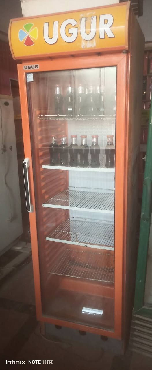 السلام عليكم عارضات للبيع السعر اخو البلاش ***********
