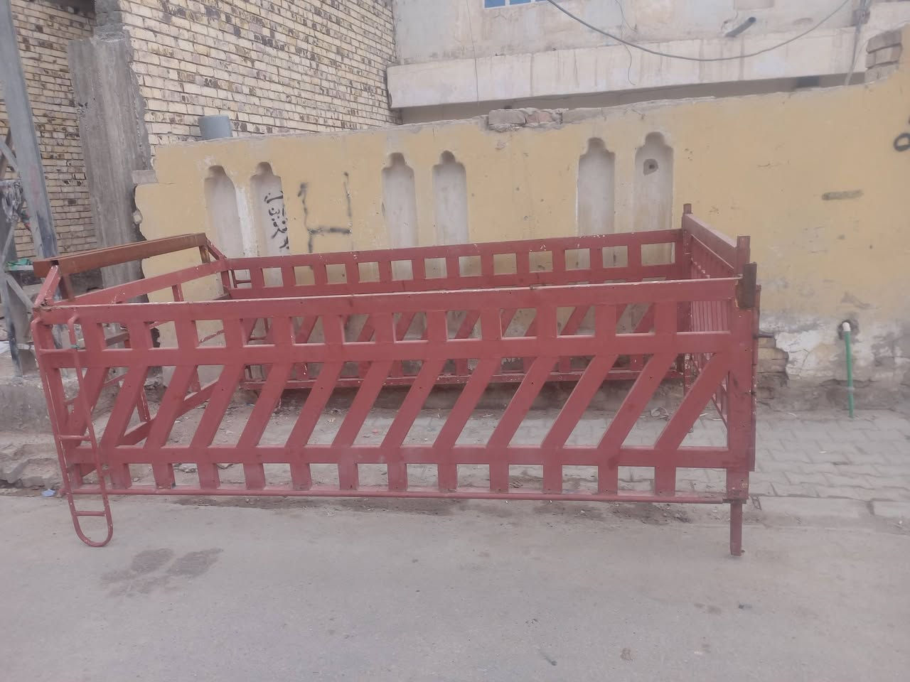 سلام عليكم محجر مال كيه فحل البيع سعره 200وبيه مجال رقم تلفون ***********
