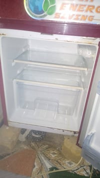 ثلاجة • أجهزة منزلية • للبيع