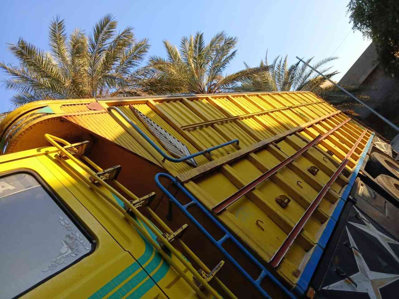 سلام عليكم بدي البيع نضيف مال سكانيه رقم الهاتف ***********،، ***********
