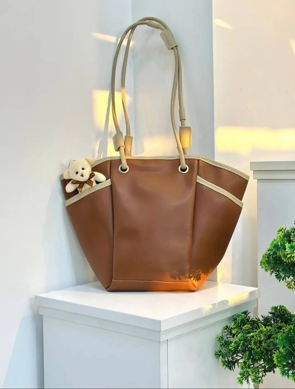 تابع الصفحه ليصلك كل جديد 🤗

حقيبه جلد  🎈

تتوفر بـ الوان كما موضح بالصورة 
للحجز والاستفسار مراسلة الصفحة او عن طريق الواتساب ،تلگرام ( *********** ) 
يوجد توصيل  مجاني داخل عفك
❤️

بالامكان استرجاع القطعة بدون دفع التوصيل اذا كان يختلف عن الطلب المرسل او الصوره المحددة التوصيل لكافة محافظات العراق 

العنوان عفك / سوق الجمعه الاول 
#ماشا_للأحذيه_والحقائب
