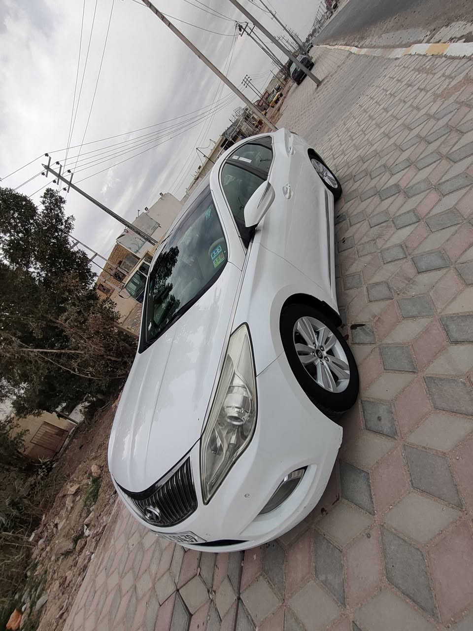 السلام عليكم
هونداي ازيرا موديل ٢٠١٥ فول مواصفات 
بصمه ابواب وتشغيل 
بانوراما طكتين 
كشنات جلد
تدفئه  كشنات
قطعتين تبريد 
تحكم كشنات منفصل بل ابواب 
برده خلفيه كهربائيه 
بردات جانبيه خلفيه 
مري شفط نظام ترحيب
مري قلاب..............
عنده تقرب اناره داخليه 
لدات خلفي 
حساس امامي خلفي 
لد مري جانبي 
حساس خلفي امامي 
يدات نيكل إشارات ترحيب جانبي 
دبل كزوو خلفي 
ويل كب 17 
حدادة جديدة وتخم تاير جديد 
محرك 3000 / 6V المرغوب 
السيارة رقم سماوة بأسمي سنوية لل٢٨ ومكان السيارة ديوانية 
وارد خليجي حادثها بالعراق جاملغ خلفي من جهة السائق مصلح ومصبوغ 
السعر 120 ورقة وبيها مجال
أو مراوس ب اوبتما 
للاتصال والاستفسار او مراسلتنا على واتساب 
‏‪***********‬‏
غير متواجد على الفيسبوك
