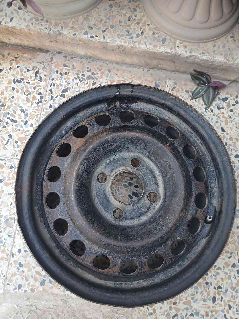 ويل ١٤ زوج لايتات ومرايه سايق(🚘فكترا)
للبيع كلهن شلع ب50
للاستفسار ***********
