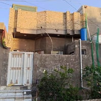 بيت ٥٠متر كونكريت مسلح شارع ١٠متر قطاع ٣٥ مقابل مدرسة الصدرين السعر ٧٠...
