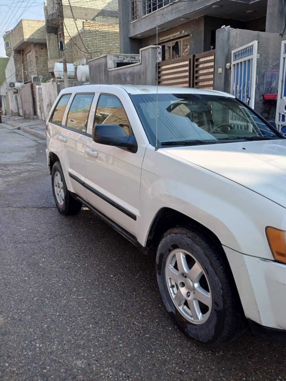 جيب 2008 رقم بغداد مكانها بغداد كفائات العبيدي 
السعر 90 بيها مجال 
تفاصيل اكثر اتصال بصاحب ‬السيارة اني مكلف بالنشر 

‭0770 086 3020‬
