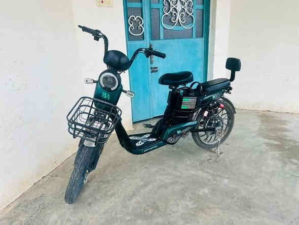 السلام عليكم بايسكل شحن للبيع حجم 20 جديد بطاريات زينات 4 بطاريات بصمه سويج شرط ما واصل المصلح السعر 275 وبي مجال
مكاني تكريت العلم
الرقم *********** واتساب فقط
