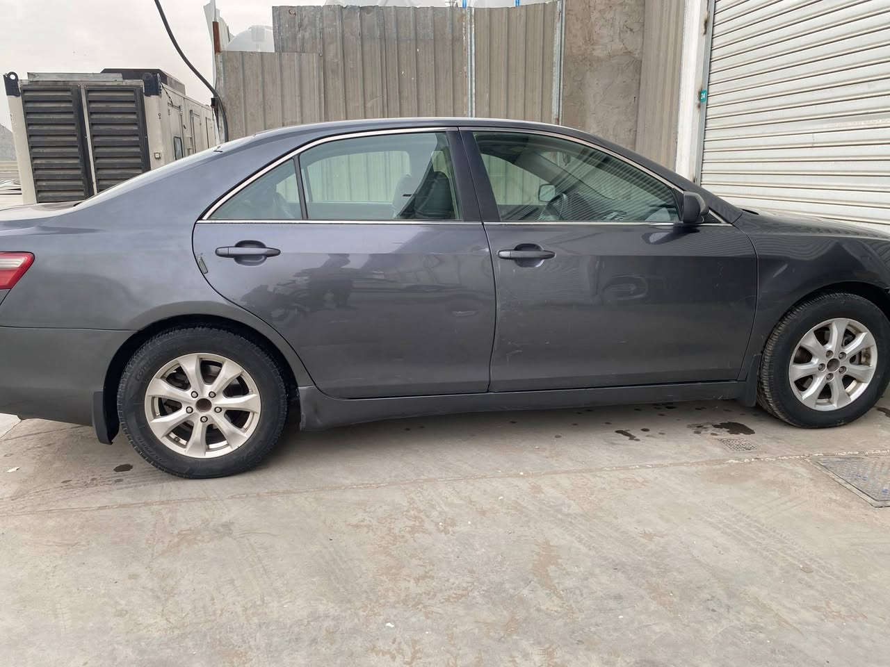 🚗 تويوتا كامري 2007 – وارد أمريكي | رقم بغداد الجديد

🔹 الموديل: 2007
🔹 الفئة: LE
🔹 الاستيراد: أمريكي
🔹 عداد المشي: 130,000 ميل

⚙️ الحالة والميكانيك:

- مكينة جديدة
- منظومة تبريد جديدة بالكامل
- بطارية جديدة
- تخم تايرات أمامي جديد
- التايرات الخلفية نص عمر

🎨 الملاحظات:

- السيارة حادثة خلفي في أمريكا
- القطع المصبوغة: الجاملغات الخلفية + الصندوق
- بيه شخوط بالسيارة ملاحظات بسيطة 
- القمارة واكع عليه مرمر مسوي اثر بسيط
- اللون: فيلي

- رقم بغداد الدولي الجديد

✅ السيارة بحالة جيدة وجاهزة للاستخدام.

💰 السعر : 85 ورقة 

📍 المكان: بغداد الدورة 
📞 للتواصل: على الرقم او الخاص ***********
