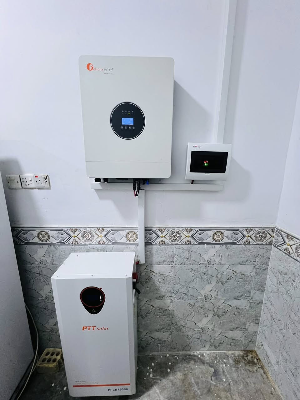 اجعل منزلك مملكه لايطرقها الظلام

منظومه ( شركه عمر الرملاوي )  نور دائم وعطاء مستمر💡

منظوماتنا ليست حلا للطاقه وحسب بل تحفه هندسيه تضيء حياتك 

اليوم تم نصب منظومه عادل هلال   الف الف مبروك

القصط يبدي 150 + 175 + 200 بدون مقدمه بدون منصه 

للتصال *********** 

شركه عمر الرملاوي
