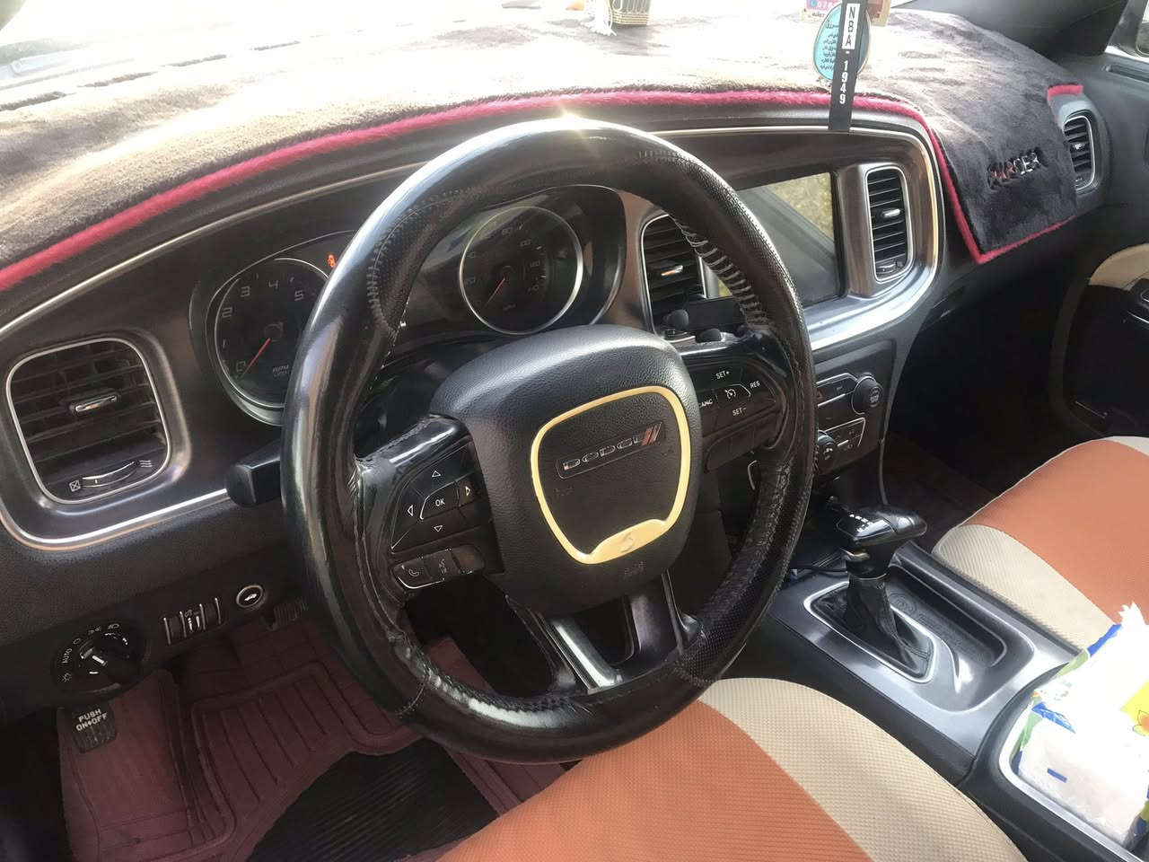 جارجر للبيع ضررها جاملغ وبنيد سياره نظيفه مكينه وكير واكسل كفاله الشراي اتصل . مكلف بنشر ‭0781 346 4205‬
