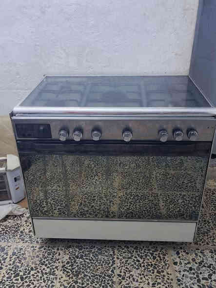 طباخ نضيف شغال حتى الفرن ع فحص السعر 125اوبي مجال للاستفسار خاص اوعلى الرقم ***********بي واتساب
