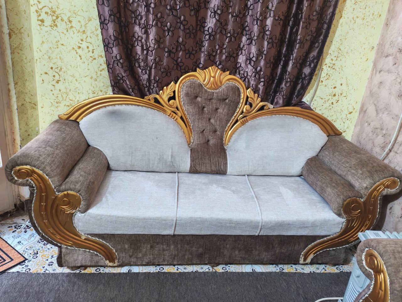 السلام وعليكم
قنفات للبيع 
5 قطع
السعر 400 وبيهن مجال
العنوان البصره القبله حي المهندسين 
للأستفسار ***********
