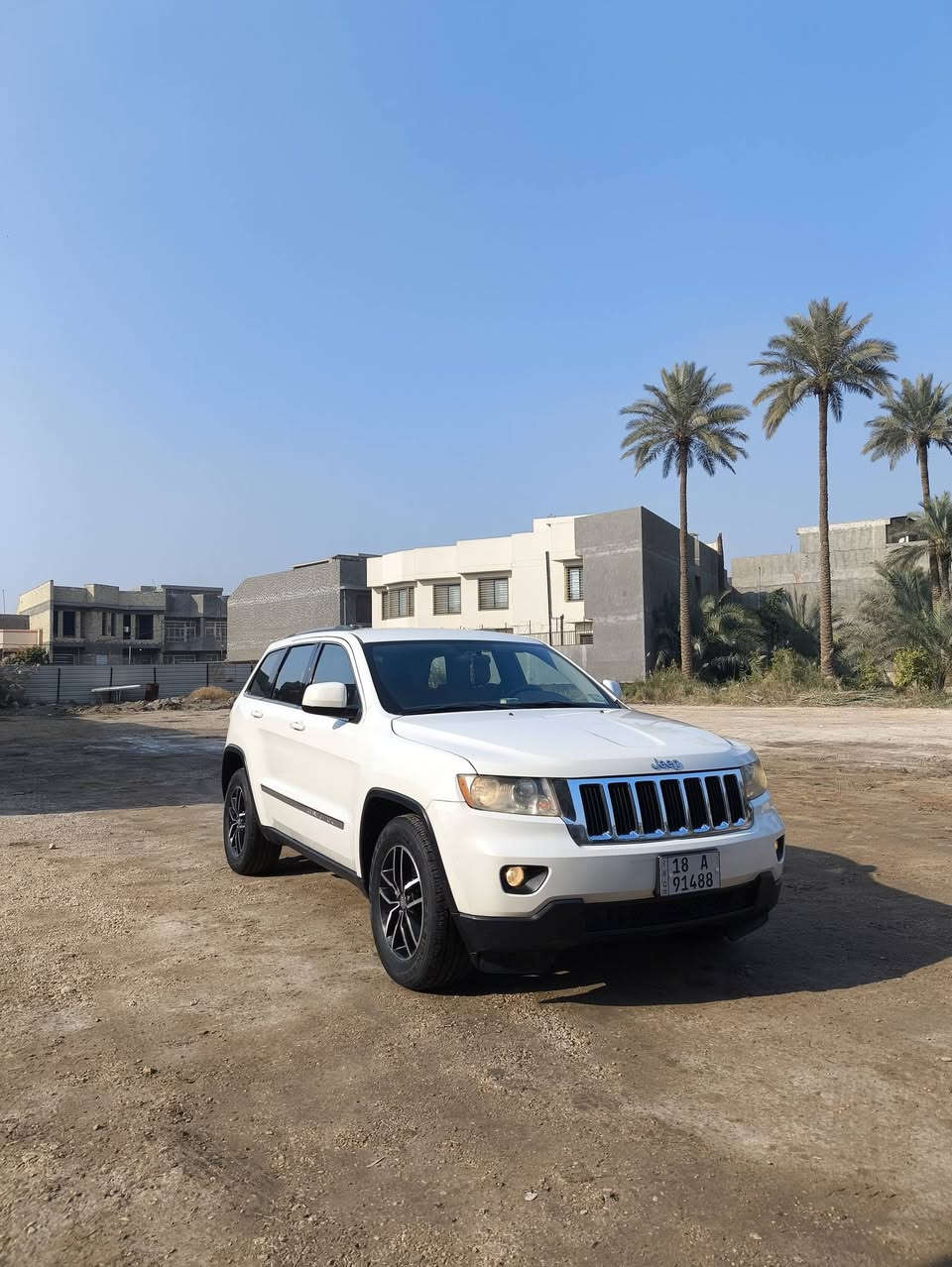 السلام عليكم
جيب كراند شيروكي 2012 ابيض 
السيارة وارد امريكي كلين
 تحكم ستيرن اربع جهات 
كرسي السايق كهرباء 
حساسات خلفية 
بصمة تشغيل+ بصمة ابواب + بصمة جنطة
مري كهرباء 
دفع رباعي 4×4 
كير اوتو + عادي  
السيارة مسويلها سيرفس كامل حداديه جديدة صدر امامي جديد خلفي جديد
دجات مكينه جدد دجت كير جديدة 
تدفئة شغاله + تبريد ثلج 
منظف غرفة احتراق كامله
شادلها ويل حجمه 18 فتحته من جيب موديل 2018 امريكي 
اخواني السيارة مال جناي مو بياع شراي 
السيارة ماشية 190 الف 
 سنوية جديدة للـ 2030
رقمها بابل انكليزي بأسمي تحويل ثاني يوم 
السعر 179 ورقة بيها مجال للشراي
رقمي :
***********  بي واتساب
