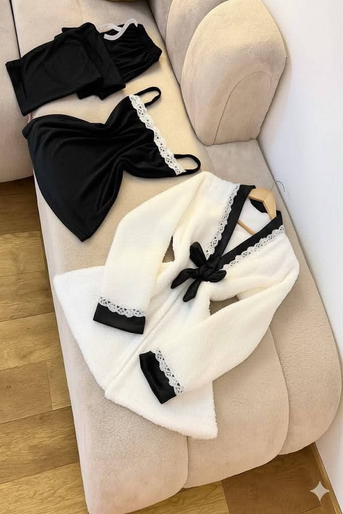 بجااامة نسواني 3قطع مخمل 
وجهين والكمينووو فرو 
السعر....


**إذا كنت صاحب هذا الإعلان وتريد حذفه لأي سبب، رجاءا أرسل رسالة إلى الدعم الفني**