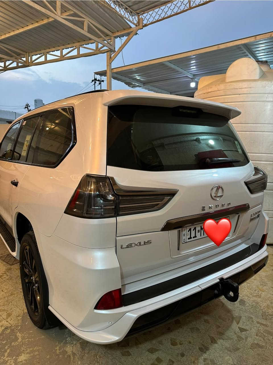 السلام عليكم لكزز 2019 كورو اصل داخل كورو واحمر سقف اسود رقم بغداد مميز عداد مسافه 40 الف حقيقي صيانه دوريه في شركه لكزز السيديه سعر 85 الف مكفوله كفاله عامه من الشخط والرصعه سياره جديده جدا مكان السياره النجف الاشرف ***********
