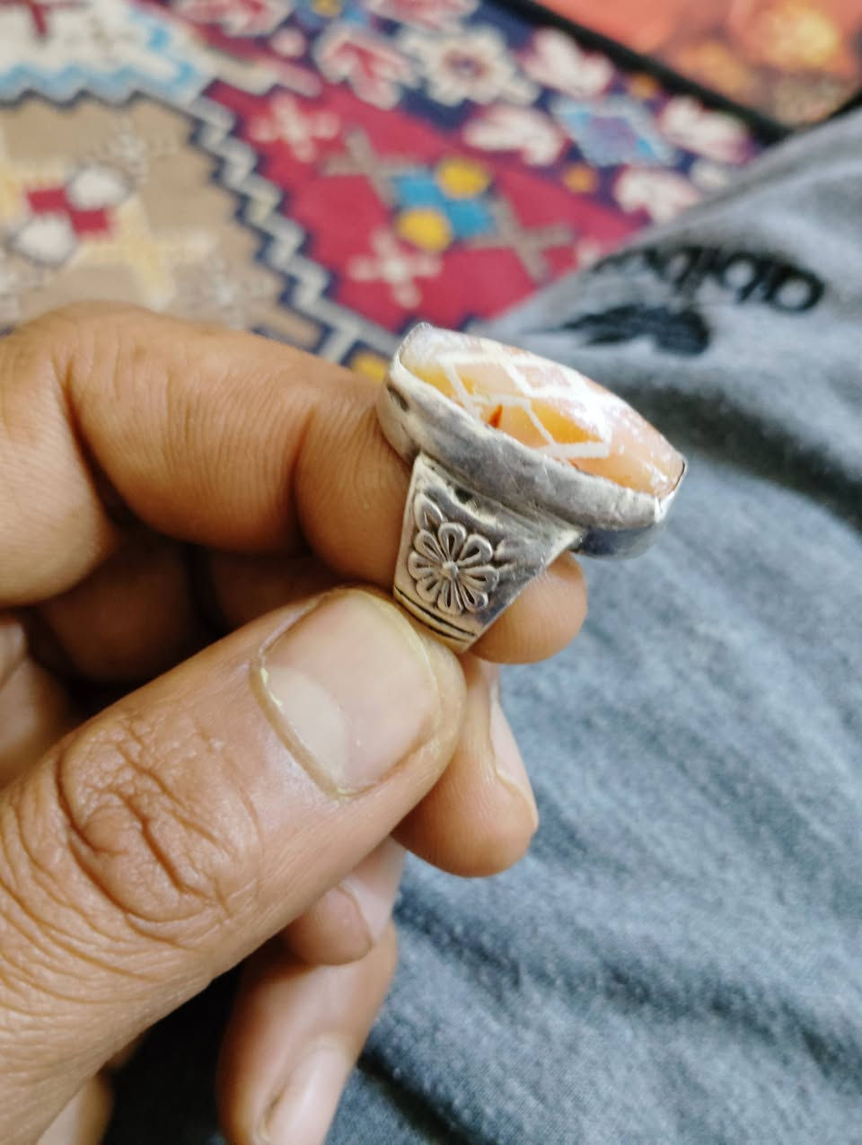 عقيق يماني صفاوي سعره 150 قديم ***********
