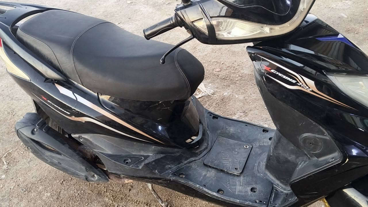 دراجه سكنزز نضيفه.. سلف بصمه.. هندر.. ممتعوبه من المحل للبيت سعر 370 بيها مجال للاستفسار..  ‏‪***********‬‏
