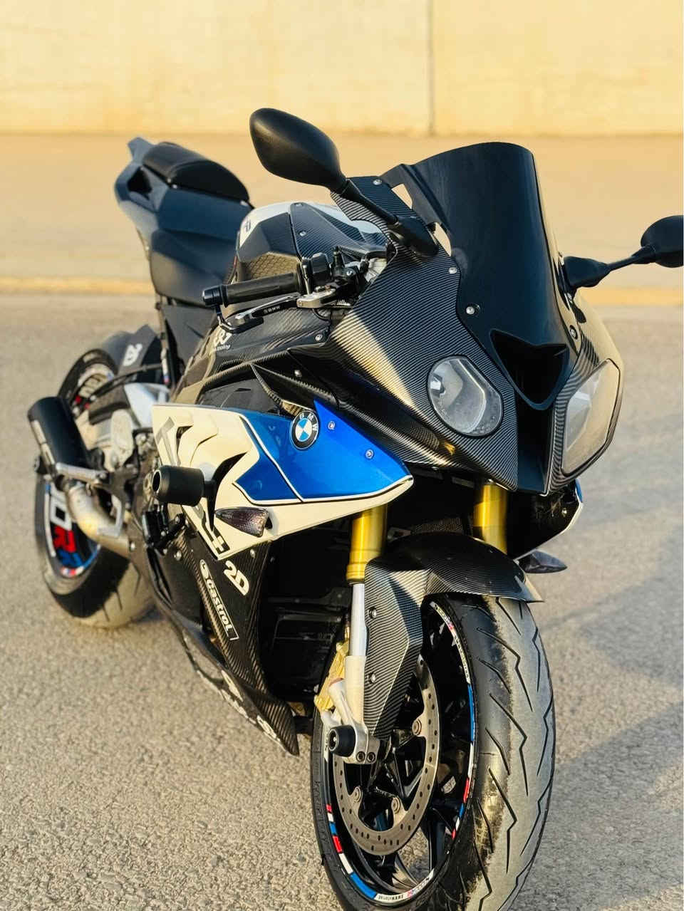Bmw s1000rr 2014 uard yabani mantoraka hata bleyi xawena taya lo taya bashart (dkaya agar mushtari nit bezarman maka ) *********** أربيل, العراق
